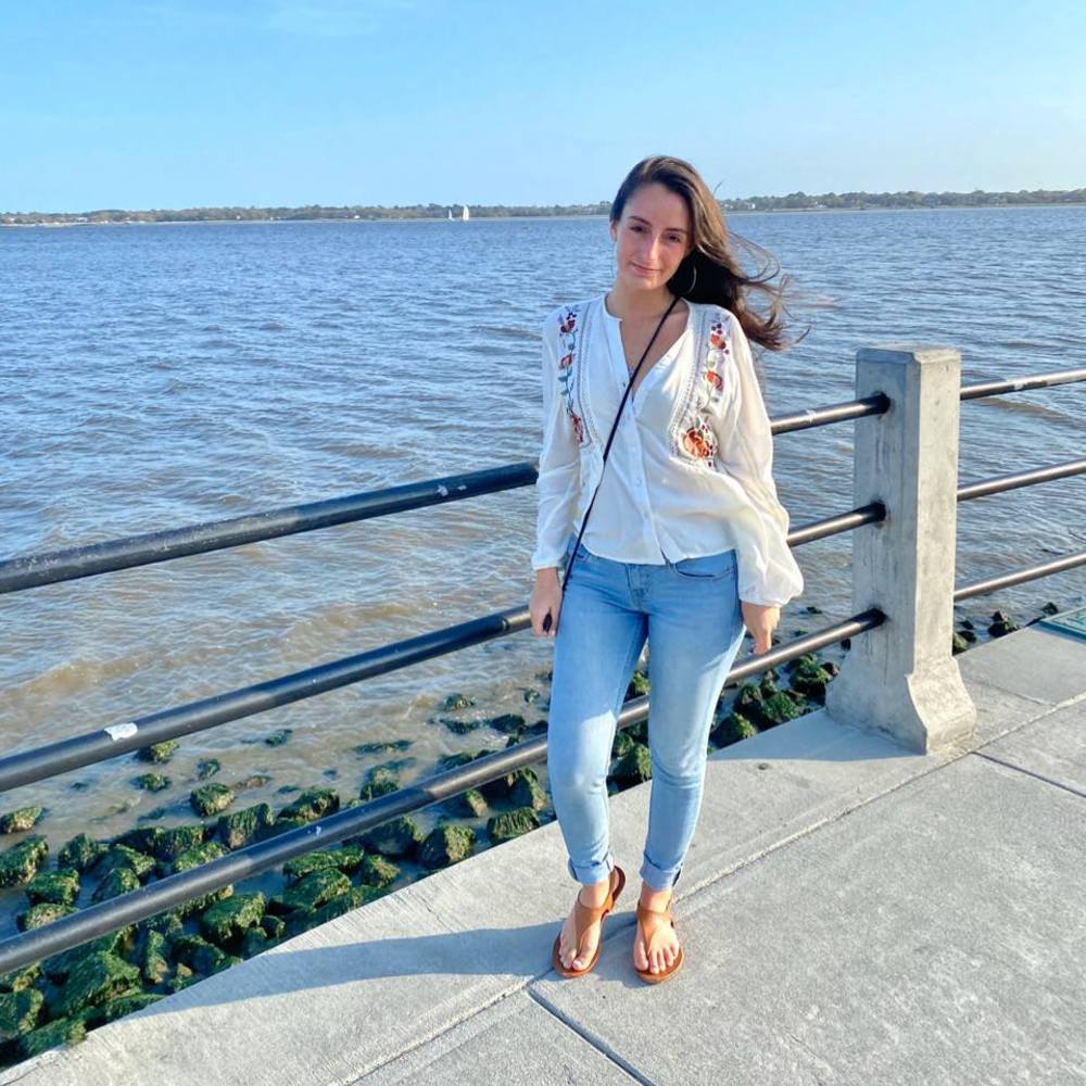 Meet your Posher, Alyssa